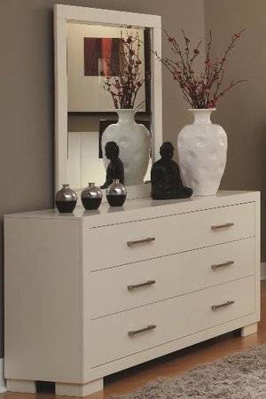 Jessica White Dresser & Mirror