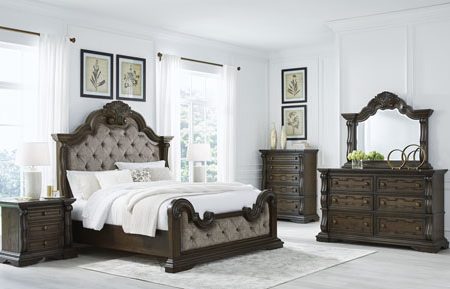 Maylee Bed Room Collection